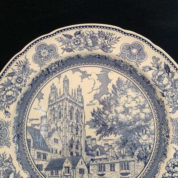 Wedgwood Yale Plate Wrexham Tower Memorial Quadrangle 1920 10 5/8" England Vtg - Picture 3 of 6
